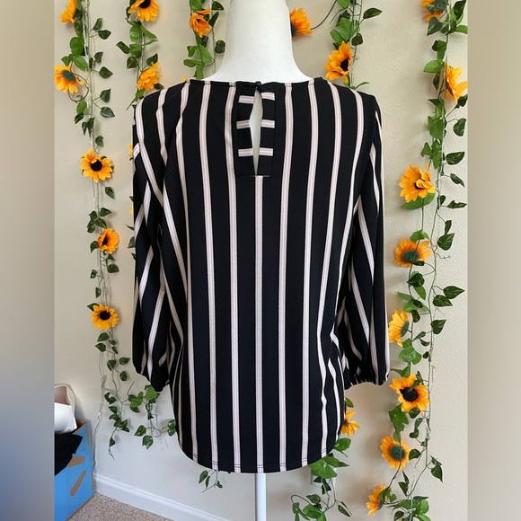 Black and tan striped blouse - Picture 4 of 10